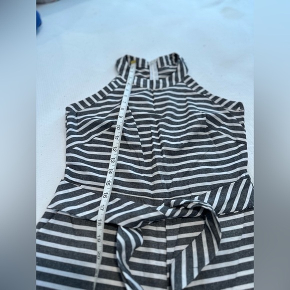 NWOT Women’s Sz: M Gray & White Striped Wide Leg Cropped Halter Belted Jumpsuit. - Picture 7 of 11